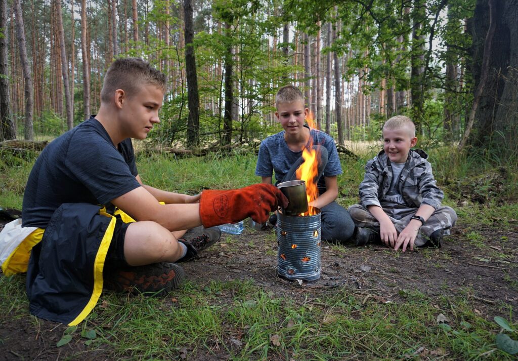 Młodzieżowy Surwiwal PINE Edukacja w Naturze